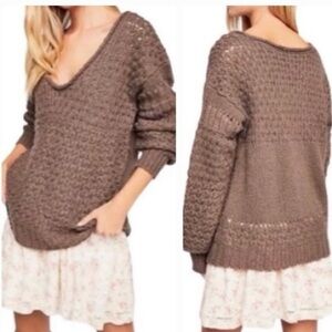 Free People Cocoa Kiss V-Neck Wool Sweater Dark Taupe Size Medium